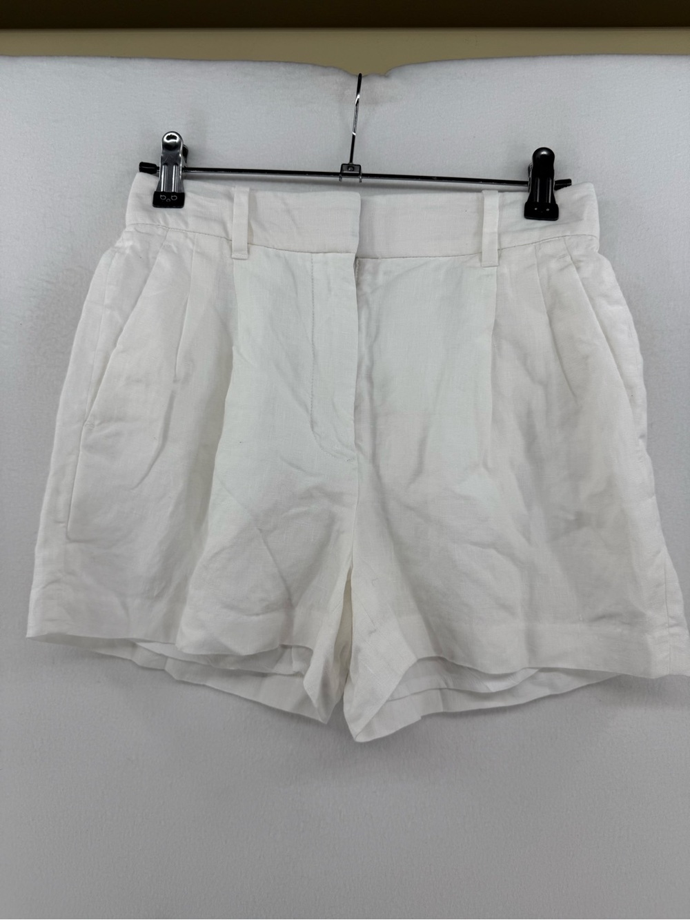 Aritzia the effortless High-Waist pure Linen Pleated Shorts size 0